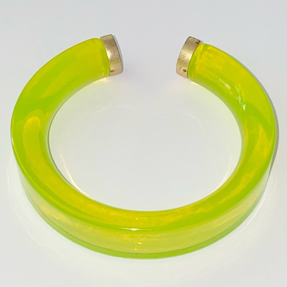 Kate Spade SATURDAY Bright Neon Yellow Lucite Bracelet & Earrings Jewelry Set - Picture 3 of 14